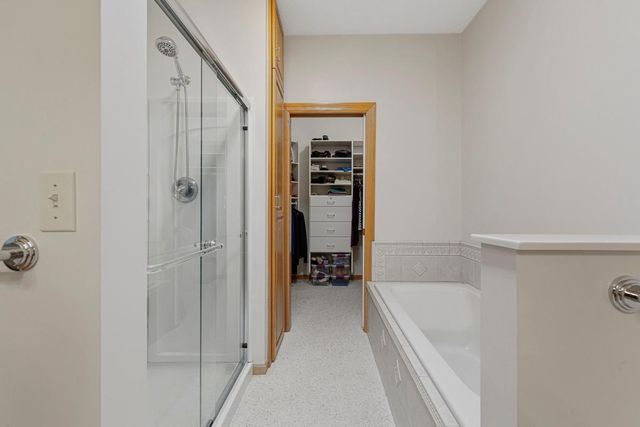 2065 Raspberry Ridge Place NE, Owatonna, MN 55060