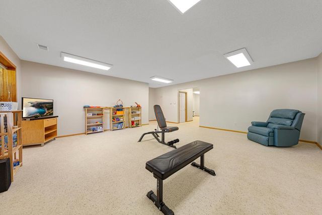 2065 Raspberry Ridge Place NE, Owatonna, MN 55060