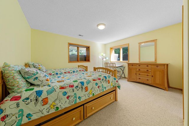 2065 Raspberry Ridge Place NE, Owatonna, MN 55060