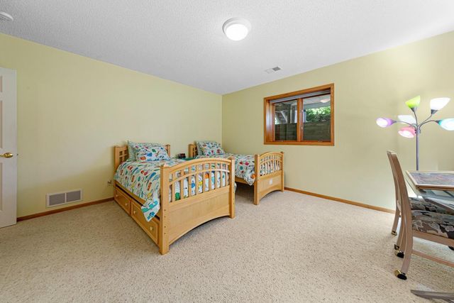 2065 Raspberry Ridge Place NE, Owatonna, MN 55060