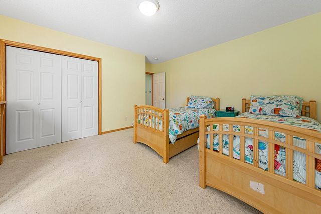 2065 Raspberry Ridge Place NE, Owatonna, MN 55060