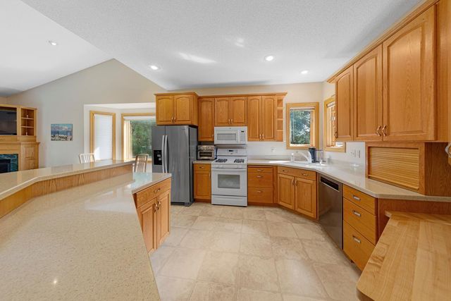 2065 Raspberry Ridge Place NE, Owatonna, MN 55060