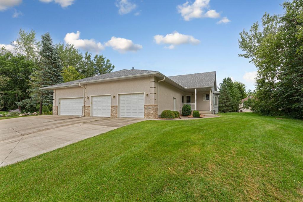 2065 Raspberry Ridge Place NE, Owatonna, MN 55060