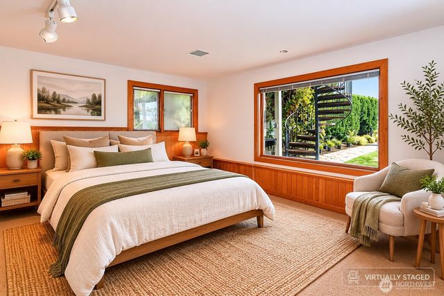 8319 NE Juanita Drive, Kirkland, WA 98034