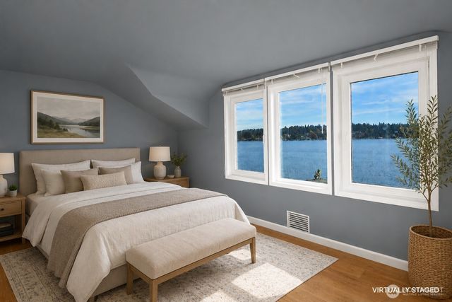 8319 NE Juanita Drive, Kirkland, WA 98034