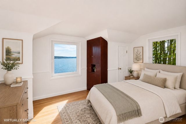 8319 NE Juanita Drive, Kirkland, WA 98034
