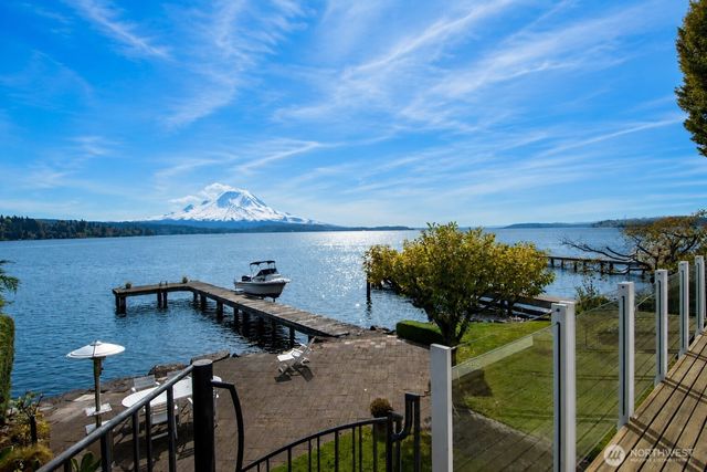 8319 NE Juanita Drive, Kirkland, WA 98034