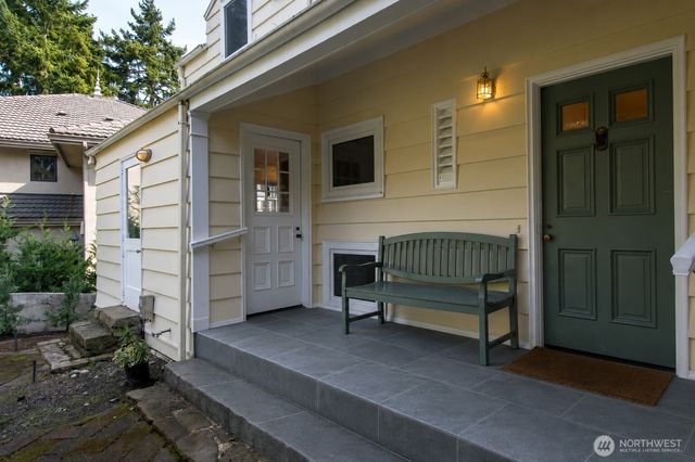 8319 NE Juanita Drive, Kirkland, WA 98034