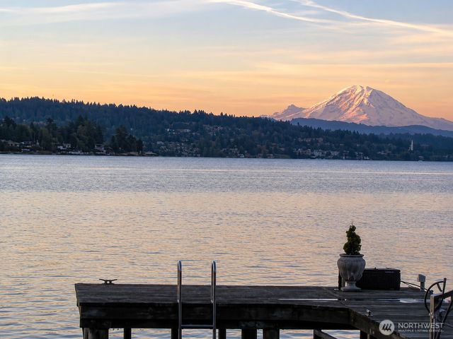8319 NE Juanita Drive, Kirkland, WA 98034