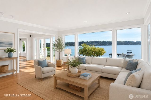 8319 NE Juanita Drive, Kirkland, WA 98034