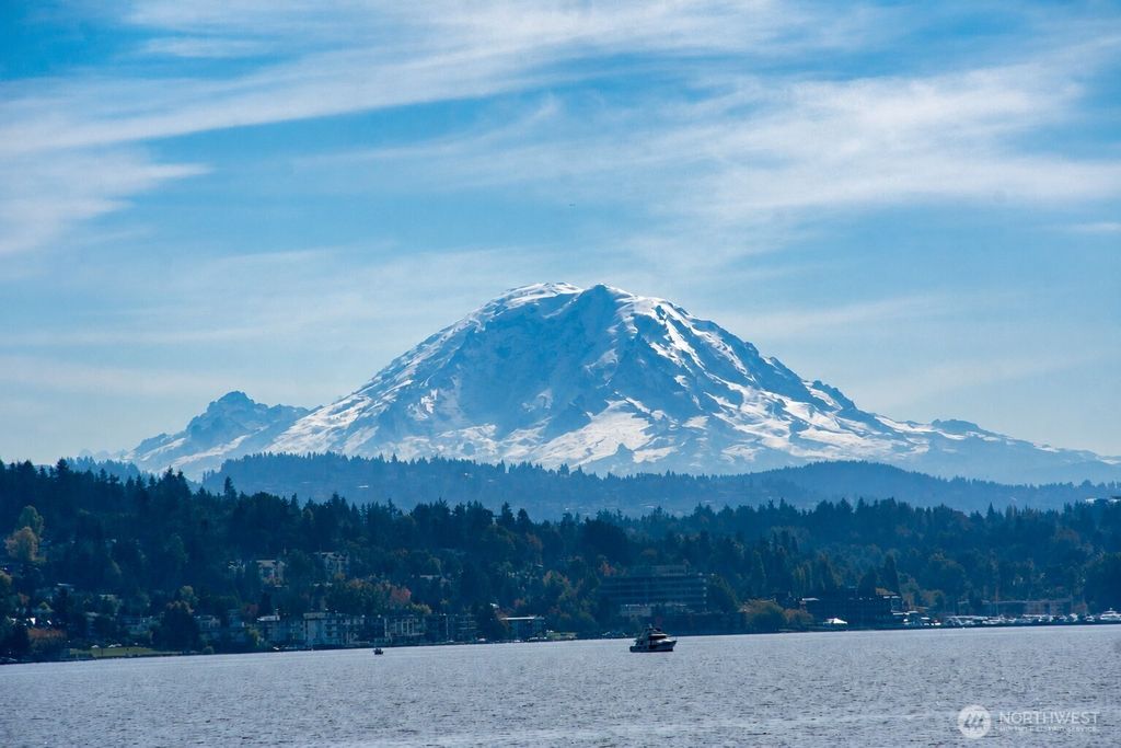 8319 NE Juanita Drive, Kirkland, WA 98034