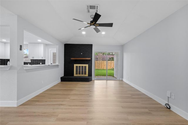 10415 Towne Oak Lane, Sugar Land, TX 77498