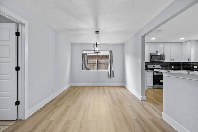 10415 Towne Oak Lane, Sugar Land, TX 77498
