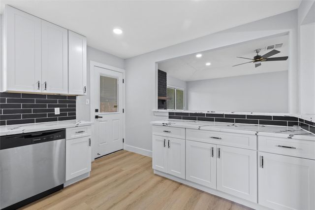 10415 Towne Oak Lane, Sugar Land, TX 77498