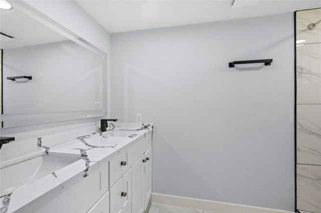 10415 Towne Oak Lane, Sugar Land, TX 77498