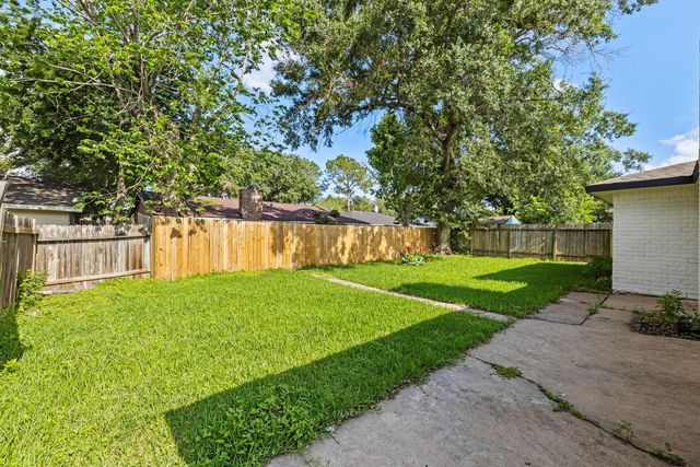 10415 Towne Oak Lane, Sugar Land, TX 77498