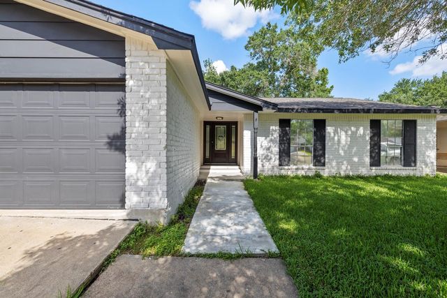 10415 Towne Oak Lane, Sugar Land, TX 77498