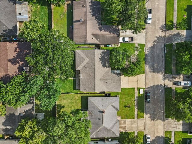 10415 Towne Oak Lane, Sugar Land, TX 77498
