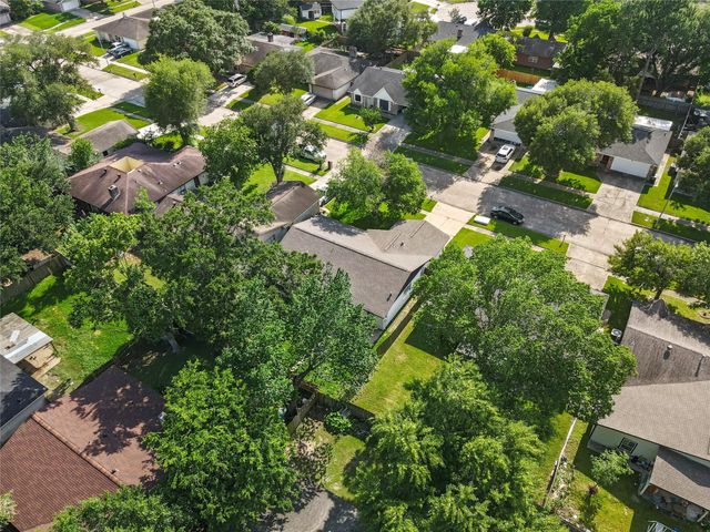 10415 Towne Oak Lane, Sugar Land, TX 77498