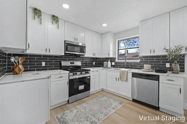 10415 Towne Oak Lane, Sugar Land, TX 77498