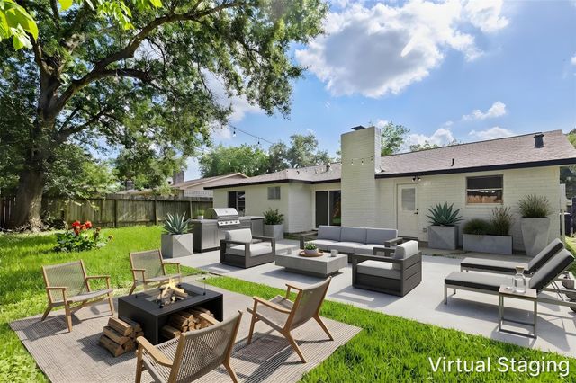 10415 Towne Oak Lane, Sugar Land, TX 77498