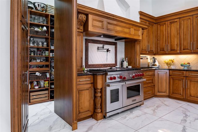 6857 VALHALLA WAY, Windermere, FL 34786