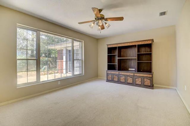 613 NE Cambridge Avenue, Fort Walton Beach, FL 32547