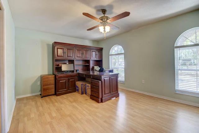 613 NE Cambridge Avenue, Fort Walton Beach, FL 32547