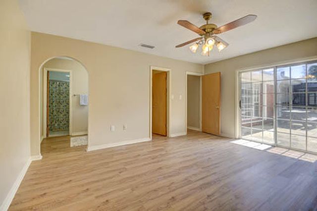 613 NE Cambridge Avenue, Fort Walton Beach, FL 32547