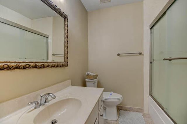 613 NE Cambridge Avenue, Fort Walton Beach, FL 32547