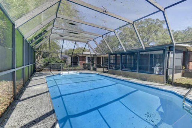 613 NE Cambridge Avenue, Fort Walton Beach, FL 32547