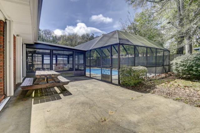 613 NE Cambridge Avenue, Fort Walton Beach, FL 32547