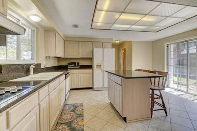 613 NE Cambridge Avenue, Fort Walton Beach, FL 32547