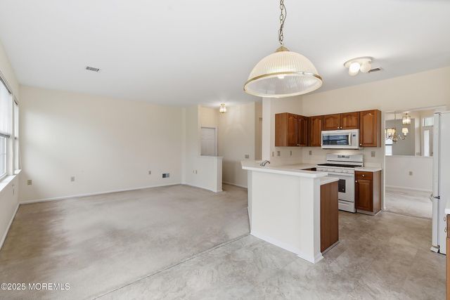 6 Swan Lake Court, Barnegat, NJ 08005