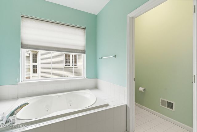 6 Swan Lake Court, Barnegat, NJ 08005