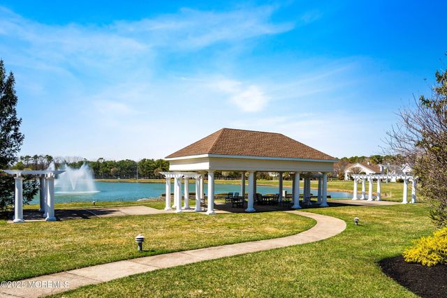 6 Swan Lake Court, Barnegat, NJ 08005