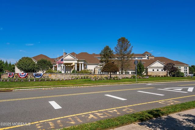 6 Swan Lake Court, Barnegat, NJ 08005