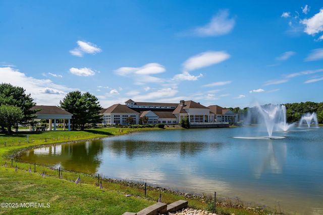 6 Swan Lake Court, Barnegat, NJ 08005