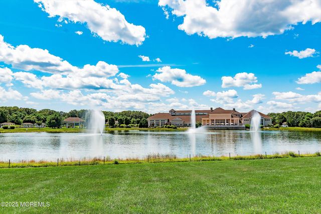 6 Swan Lake Court, Barnegat, NJ 08005