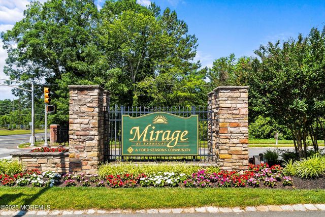 6 Swan Lake Court, Barnegat, NJ 08005