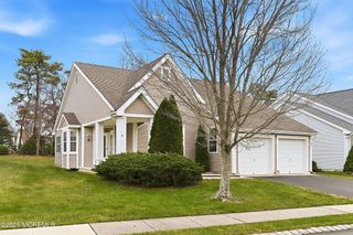 6 Swan Lake Court, Barnegat, NJ 08005
