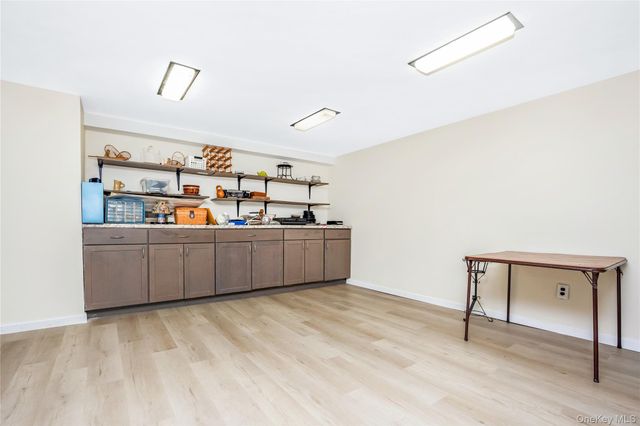 19 Parkdale Drive, Farmingdale, NY 11735