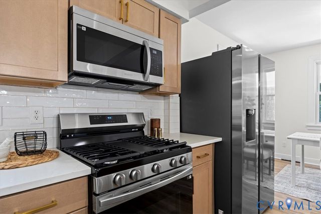 902 N 37th St, Richmond, VA 23223
