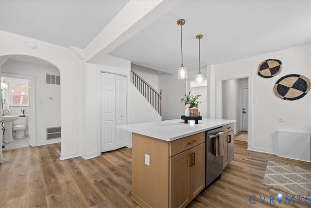 902 N 37th St, Richmond, VA 23223