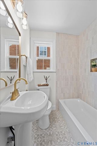 902 N 37th St, Richmond, VA 23223