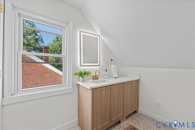 902 N 37th St, Richmond, VA 23223