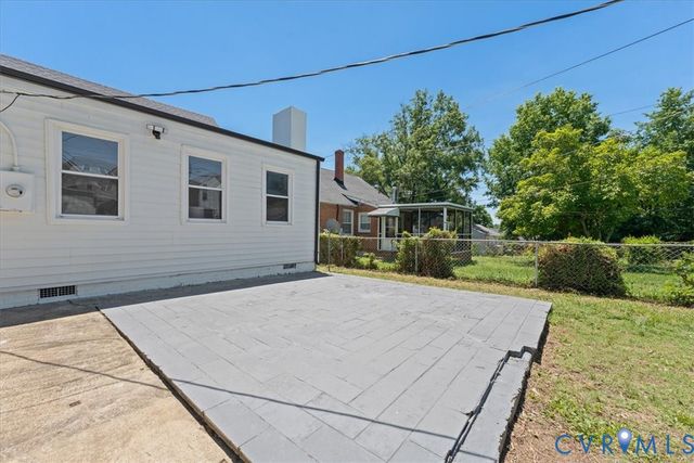 902 N 37th St, Richmond, VA 23223