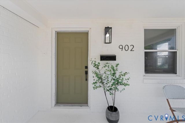 902 N 37th St, Richmond, VA 23223