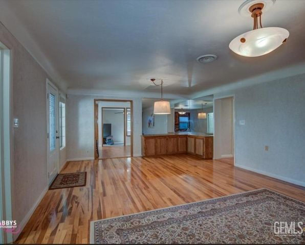 1222 9th Avenue, Delano, CA 93215