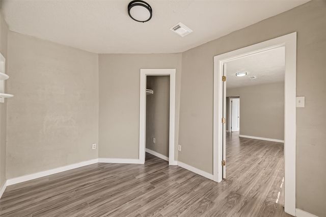 1221 Parkway Street, Baytown, TX 77520